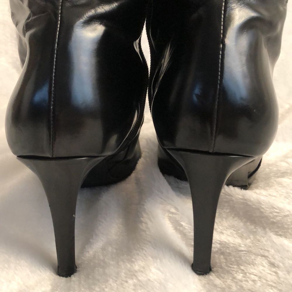 Burberry High Shine Black Leather Zip Up Booties, Size 41 - Picture 13 of 16